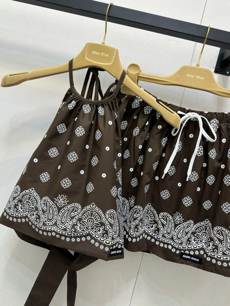 Miu Miu Dress Suits Versatile 148936