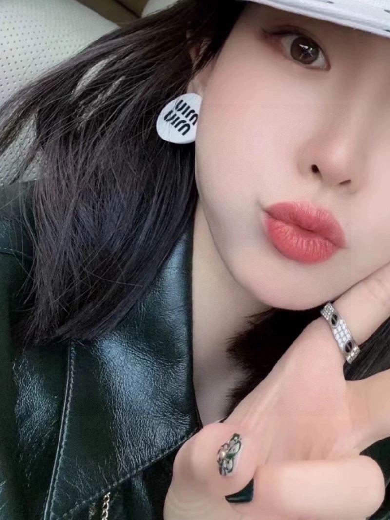 Miu Miu Earrings Sleek 213447