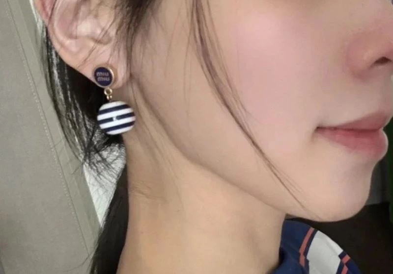 Flexible Miu Miu Earrings 213416