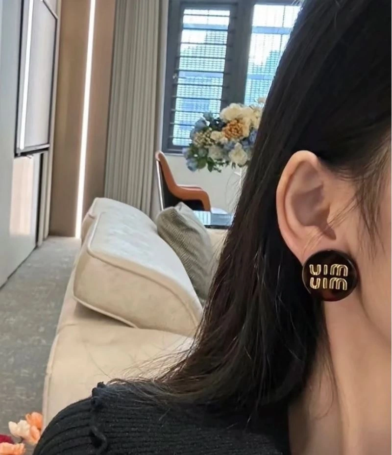 Miu Miu Earrings Durable 212548