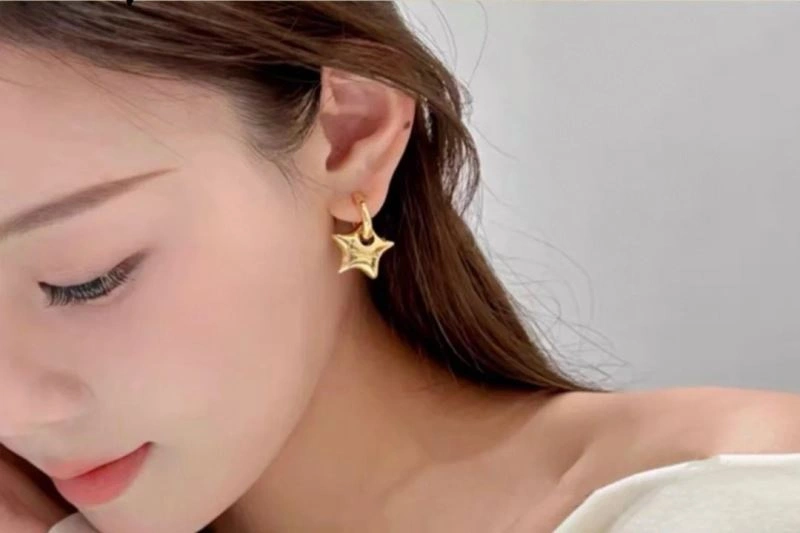 Miu Miu Earrings Sophisticated 211861