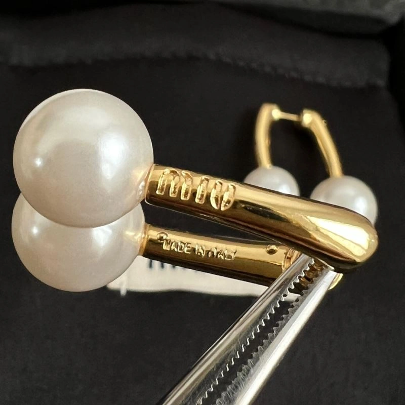 Miu Miu Earrings Effortless 211138