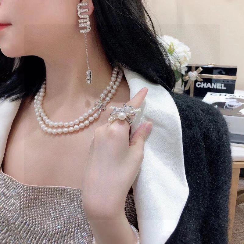 Miu Miu Earrings Sophisticated 211140