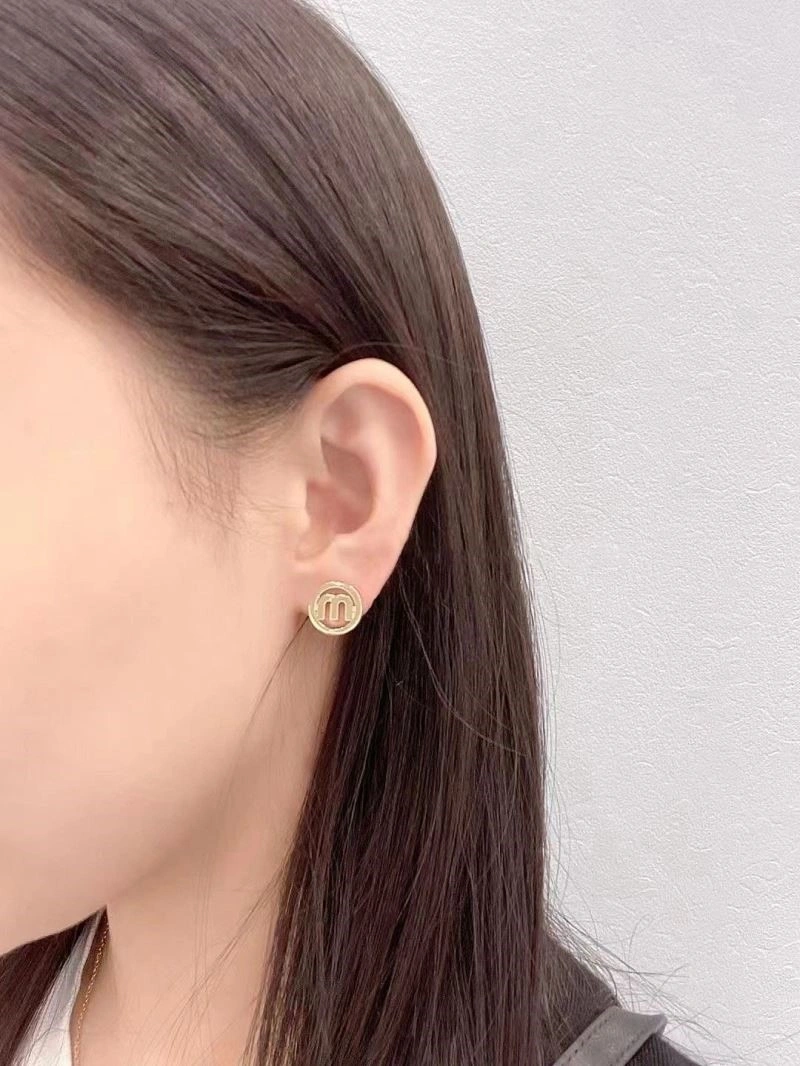 Miu Miu Earrings Lightweight 210511