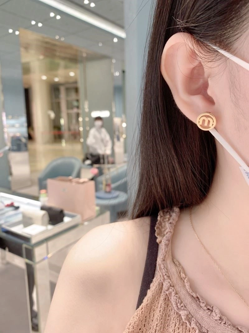 Miu Miu Earrings Lightweight 210511