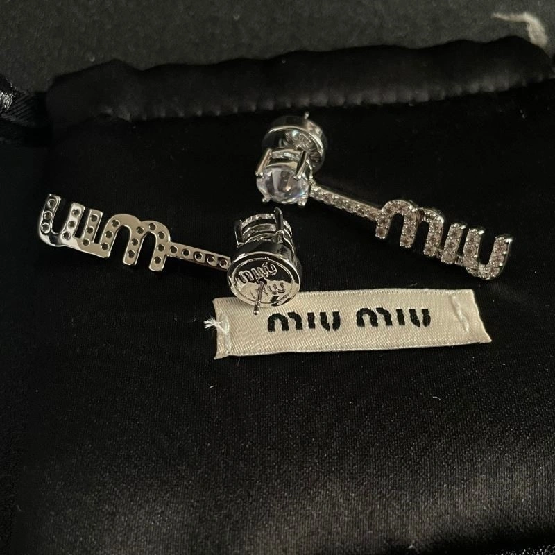 Miu Miu Earrings Compact 209748