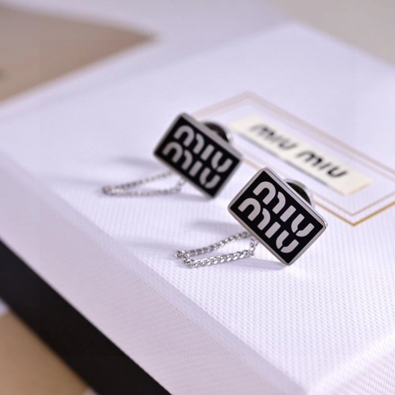 Miu Miu Earrings Trendsetting 209212