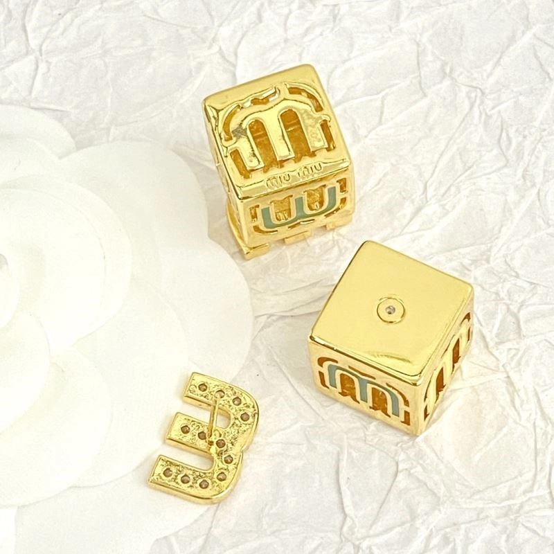 Miu Miu Earrings Snug 209198