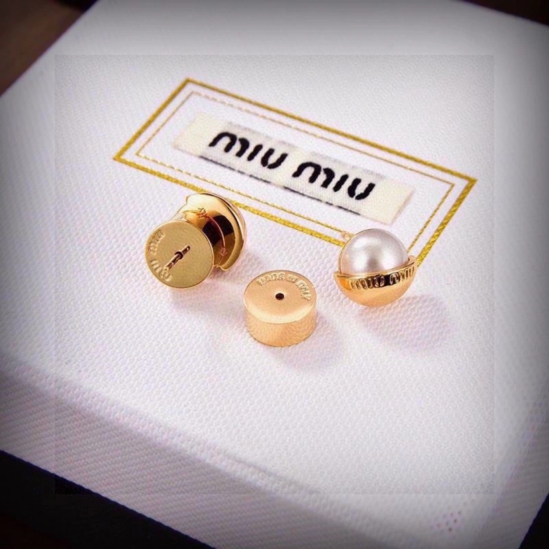 Miu Miu Earrings Sleek 209184