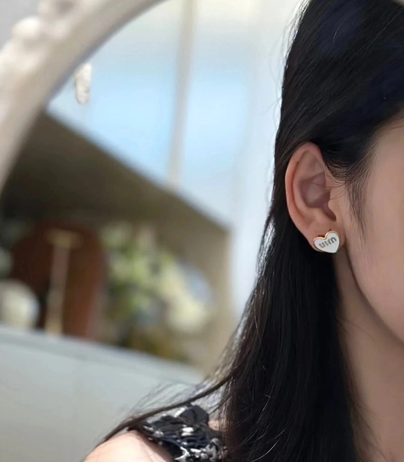 Miu Miu Earrings Lightweight 207849