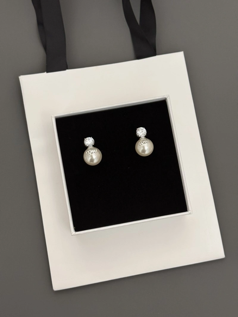 Miu Miu Earrings Breathable 207839
