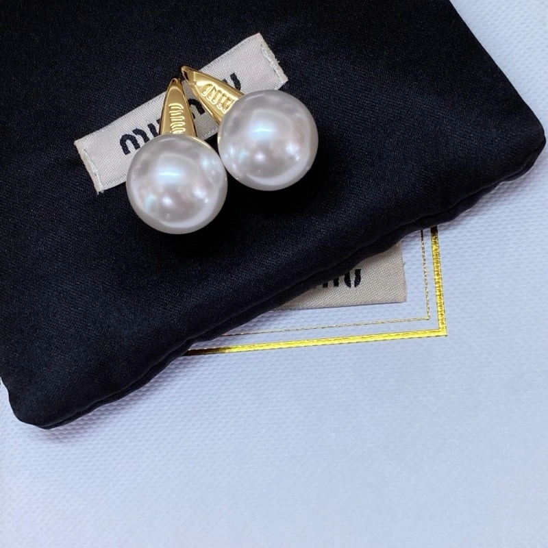 Miu Miu Earrings Durable 207835
