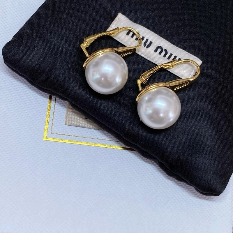 Miu Miu Earrings Durable 207835