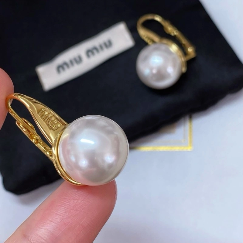 Miu Miu Earrings Durable 207835