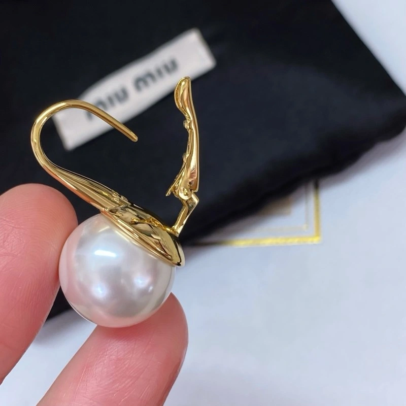Miu Miu Earrings Durable 207835