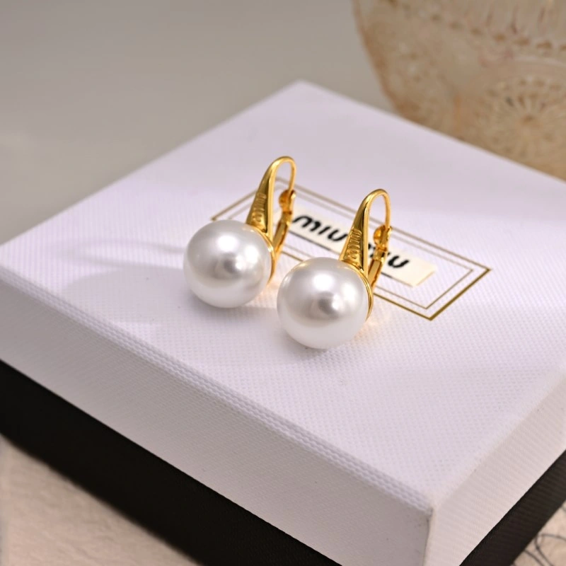 Miu Miu Earrings Bold 207832