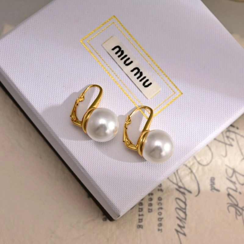 Miu Miu Earrings Bold 207832