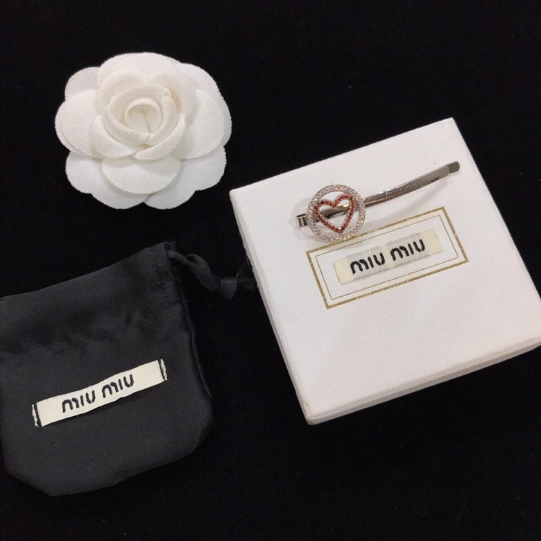 Miu Miu Hairpins Trendsetting 212868