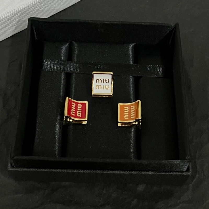 Miu Miu Hairpins UrbanChic 212535