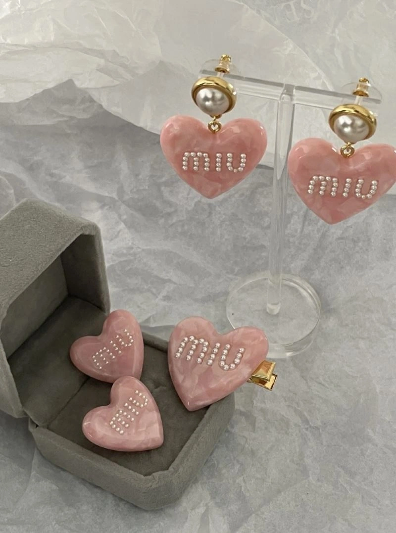 WellDesigned Miu Miu Hairpins 211810