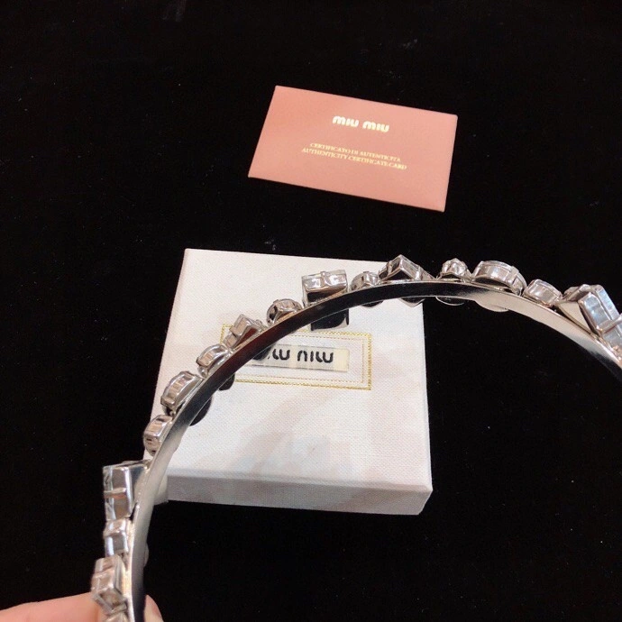 UrbanStyle Miu Miu Hairpins 211816