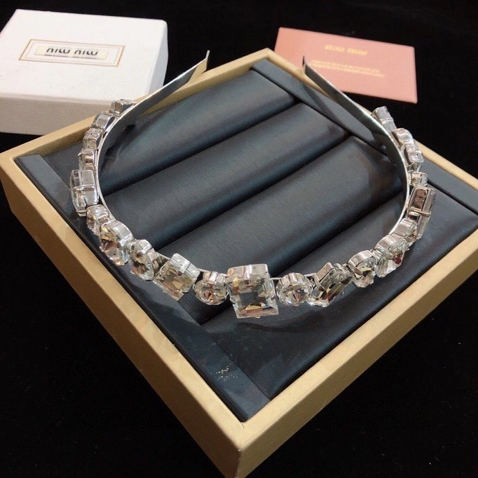 UrbanStyle Miu Miu Hairpins 211816