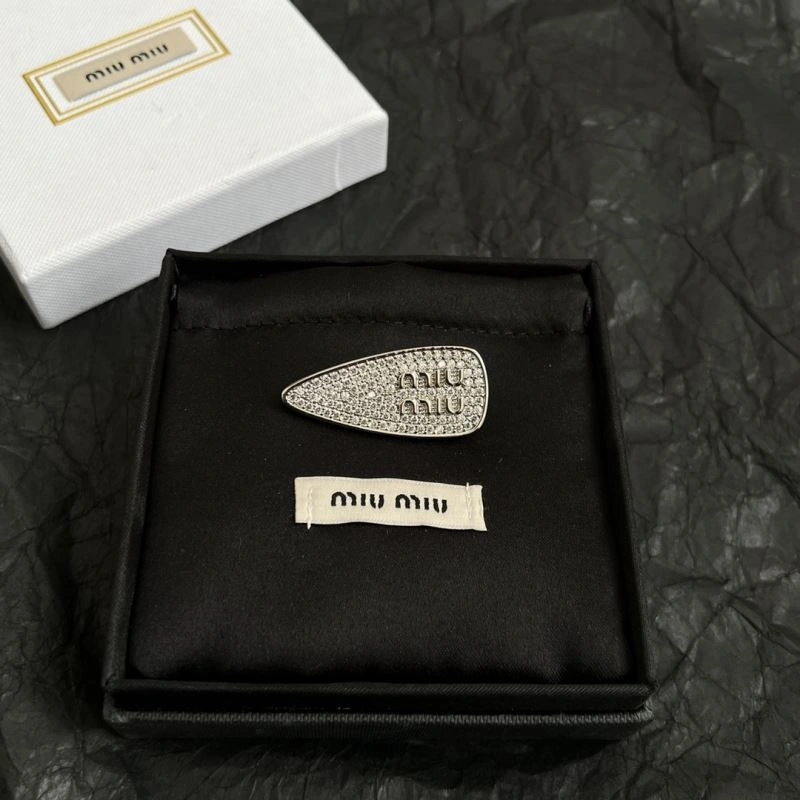 Miu Miu Hairpins Trendsetting 211125