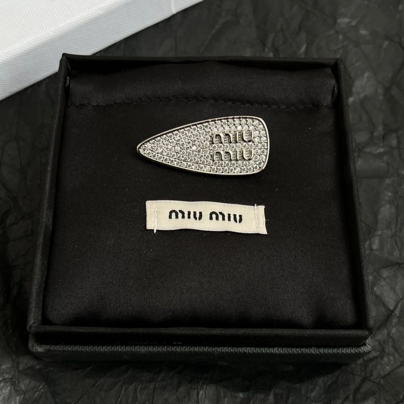 Miu Miu Hairpins Trendsetting 211125