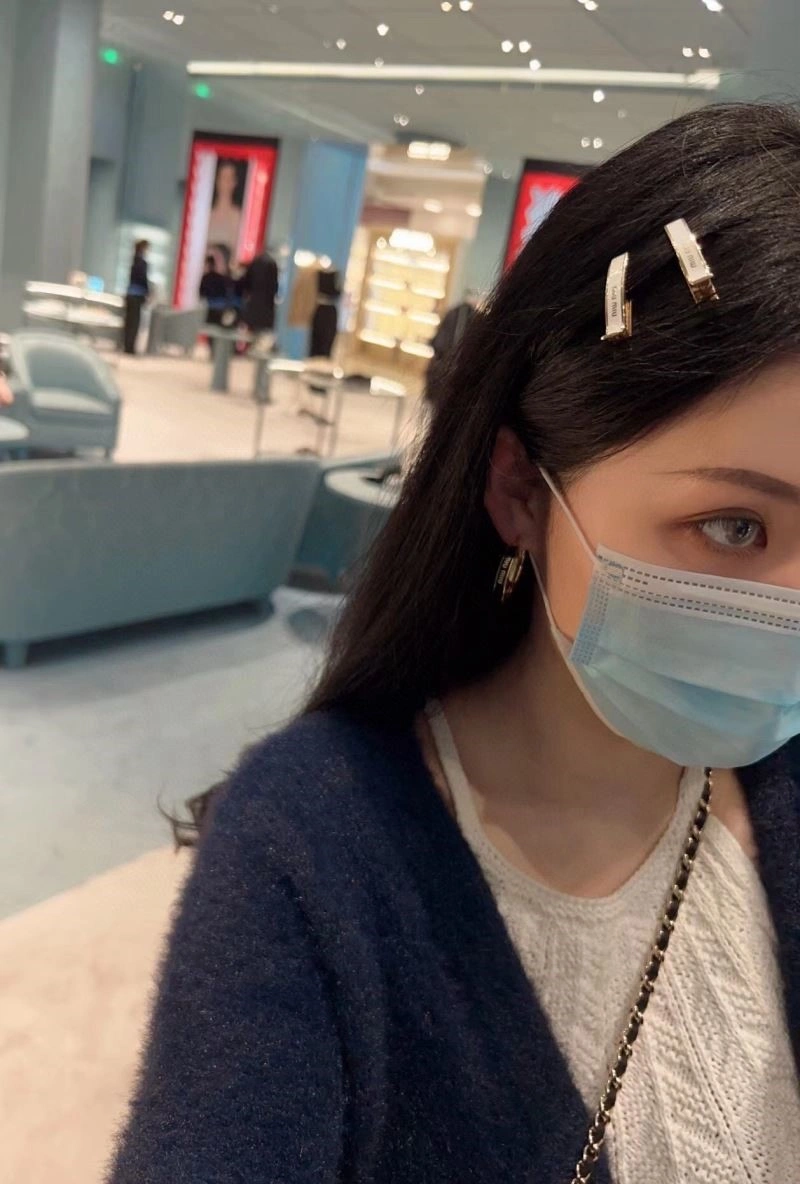 Premium Miu Miu Hairpins 209164