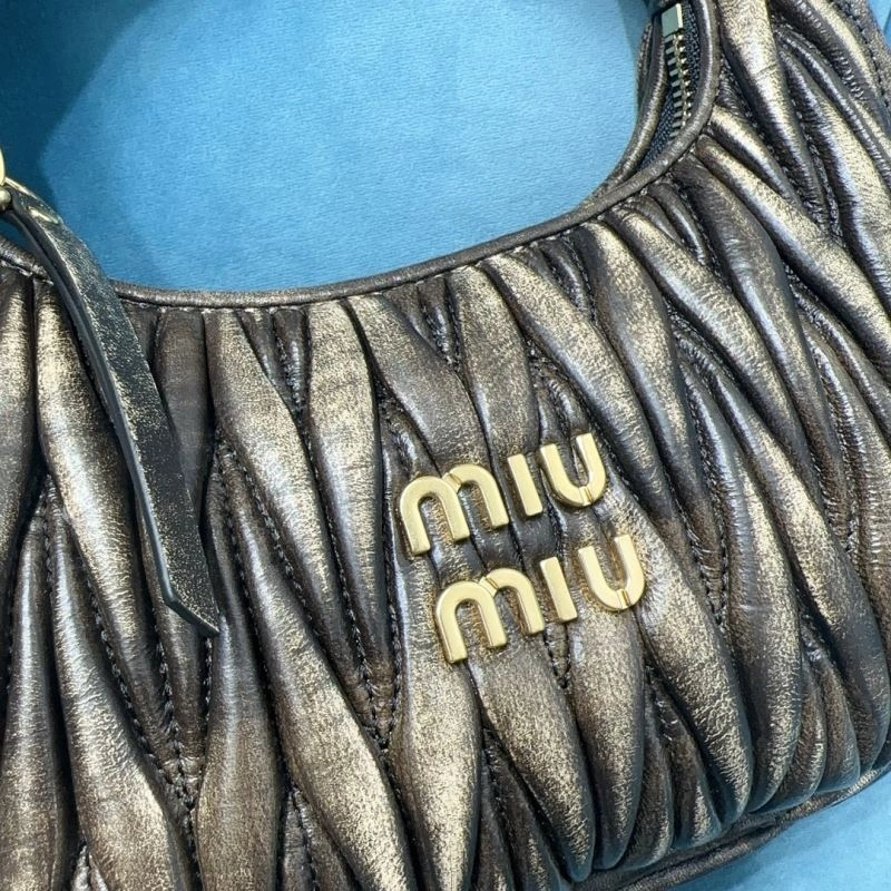 Flexible Miu Miu Hobo Bags 58350