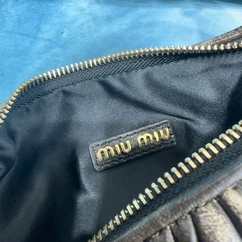 Flexible Miu Miu Hobo Bags 58350