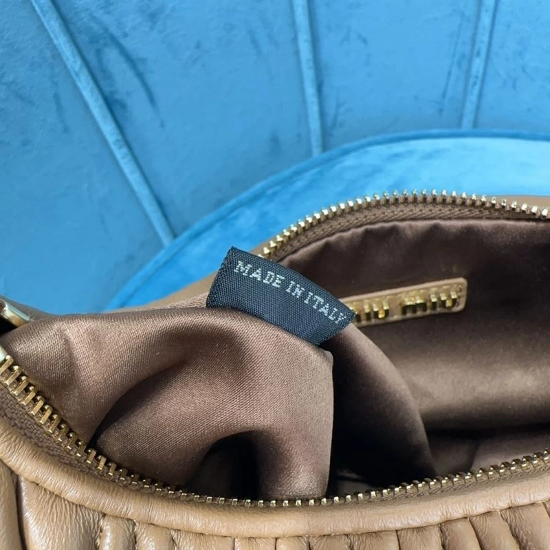 Miu Miu Hobo Bags WellDesigned 58254