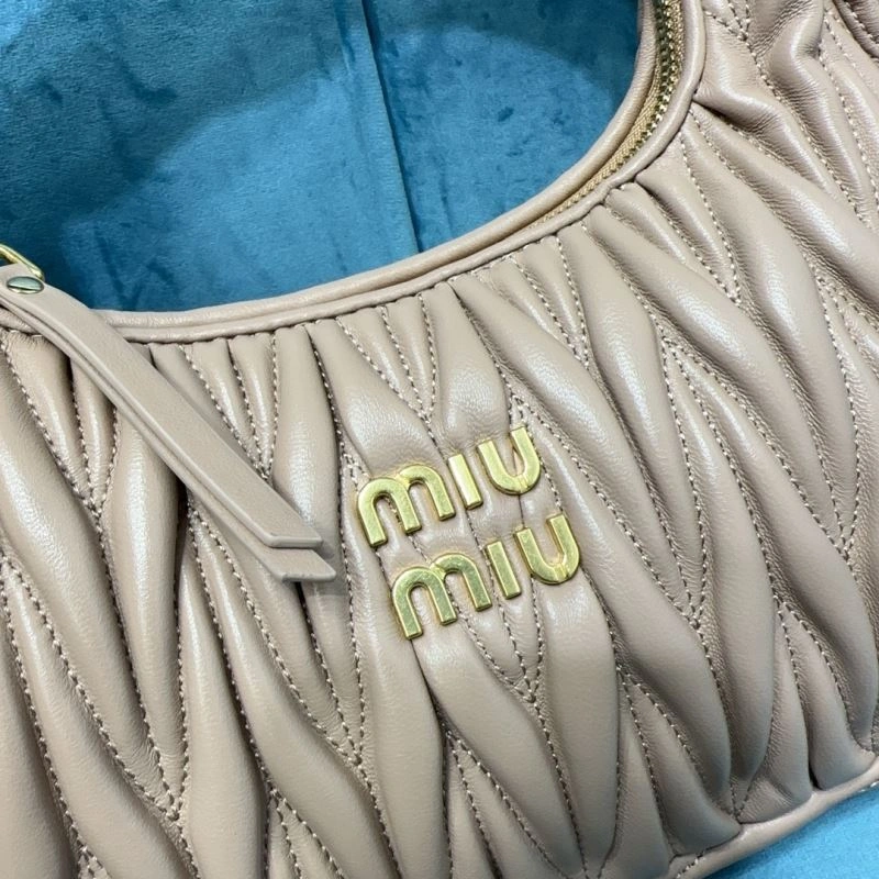 Miu Miu Hobo Bags Versatile 58253