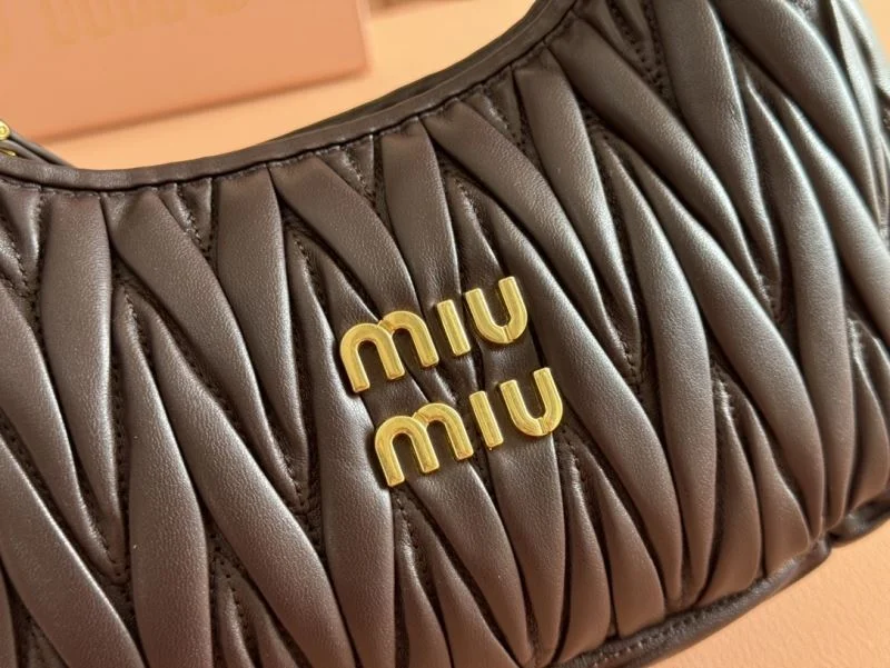 RelaxedFit Miu Miu Hobo Bags 49119