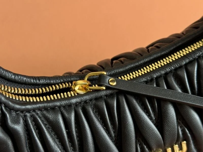 Miu Miu Hobo Bags Breathable 49149
