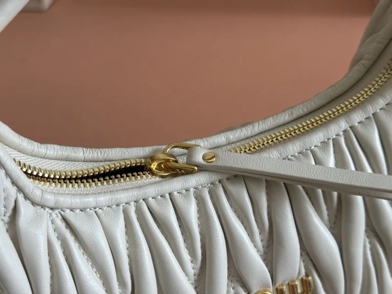 Miu Miu Hobo Bags Fashionable 49116