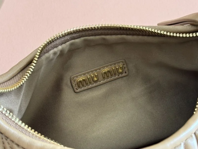 Miu Miu Hobo Bags Resilient 49113