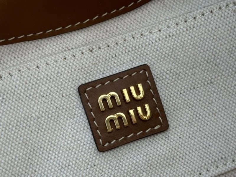 Miu Miu Hobo Bags WaterResistant 49180