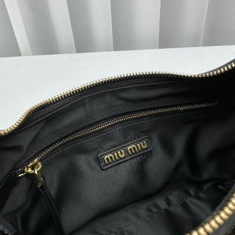 Miu Miu Hobo Bags Lightweight 55692