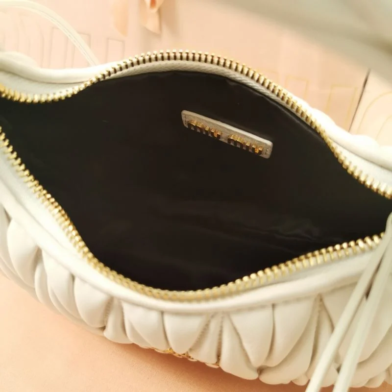 Casual Miu Miu Hobo Bags 43783