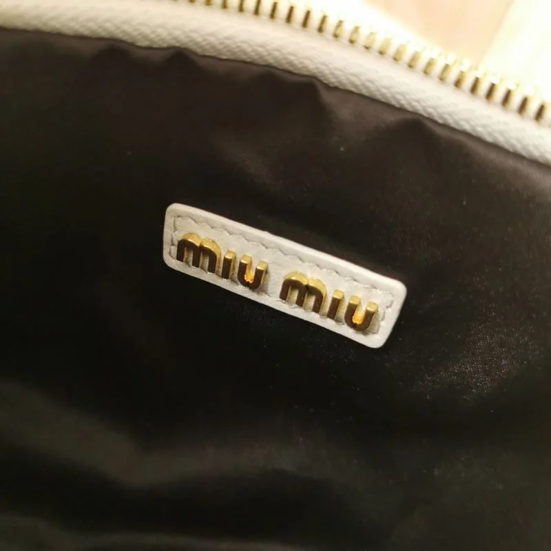 Casual Miu Miu Hobo Bags 43783