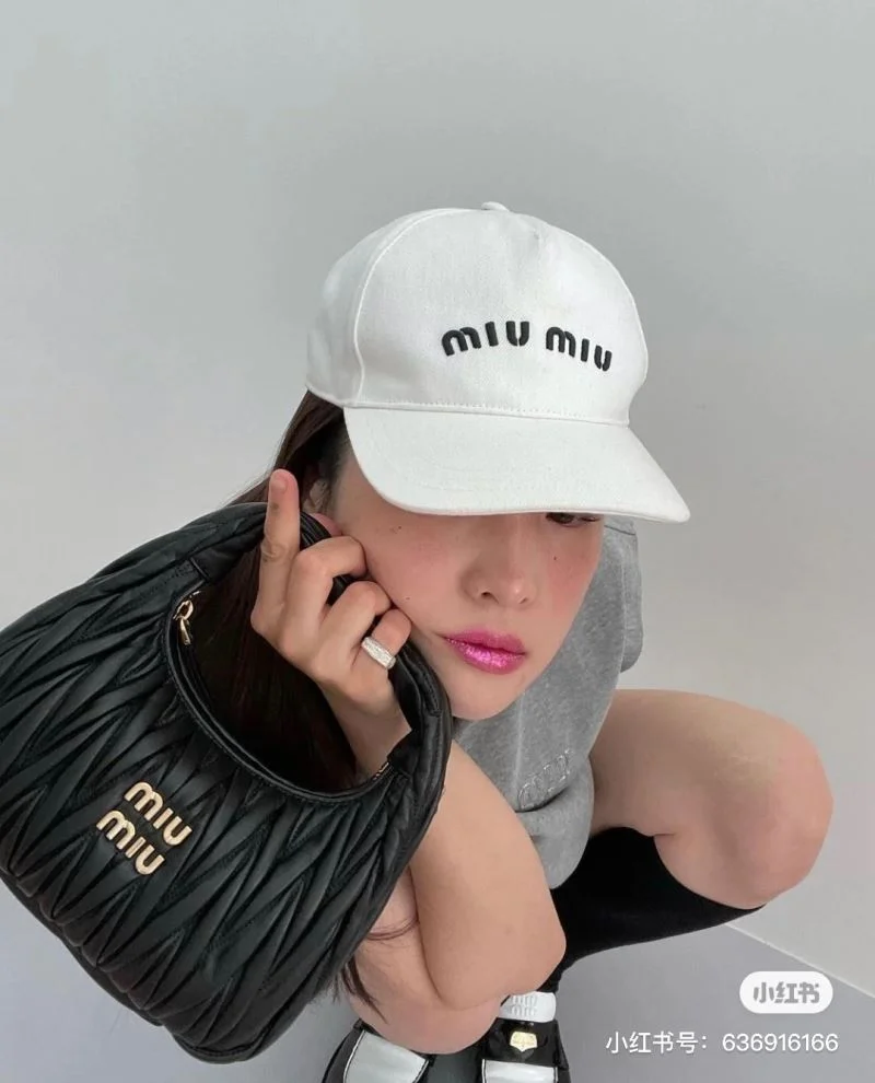 Miu Miu Hobo Bags Practical 43788