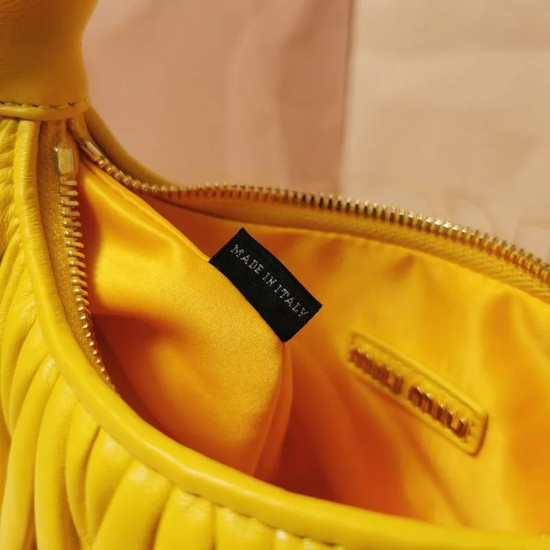 Unisex Miu Miu Hobo Bags 43820
