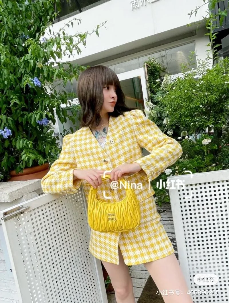 Unisex Miu Miu Hobo Bags 43820