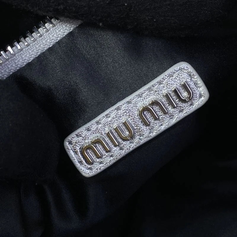 Miu Miu Hobo Bags Modern 43560