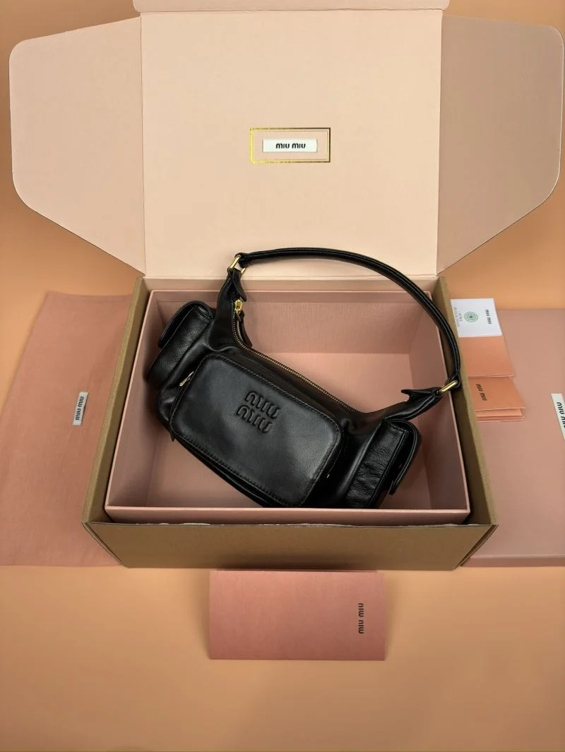 Casual Miu Miu Hobo Bags 56068