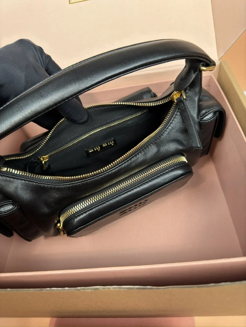 Casual Miu Miu Hobo Bags 56068