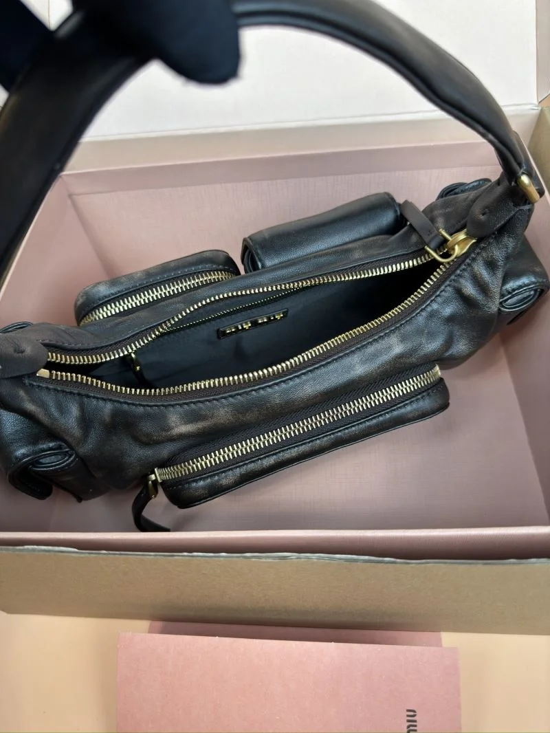 Miu Miu Hobo Bags Supportive 56056