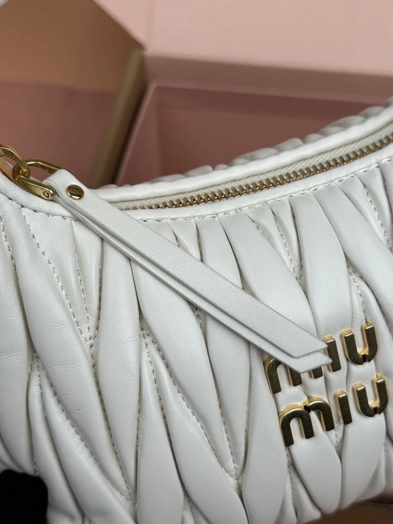 Miu Miu Hobo Bags Versatile 56045