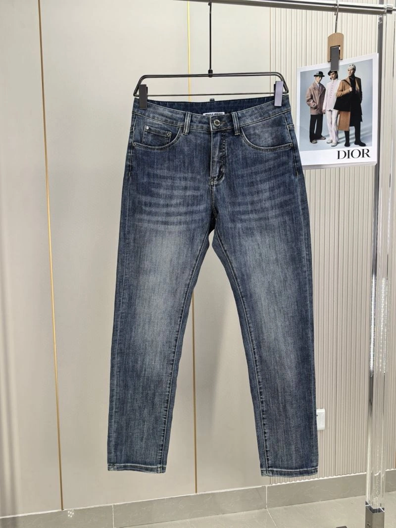 Trendsetting Miu Miu Jeans 161394